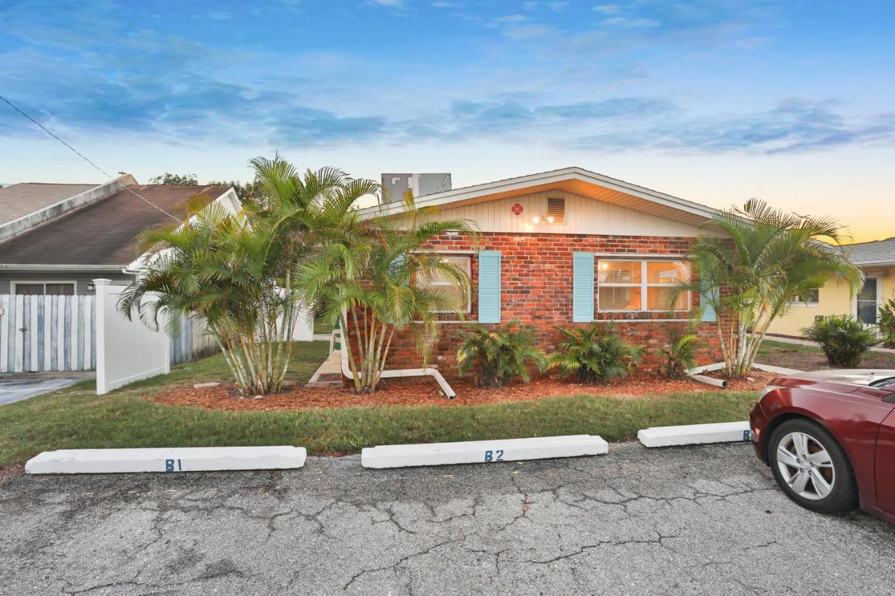 Beachside Retreat Hotel Cocoa Beach Exterior photo